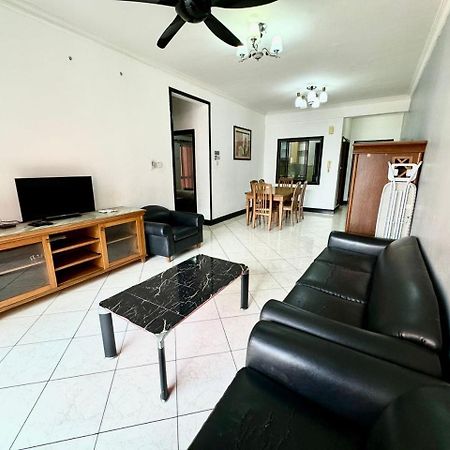 Marina Court Vacation Home 3 Bedrooms - Kota Kinabalu Exterior photo