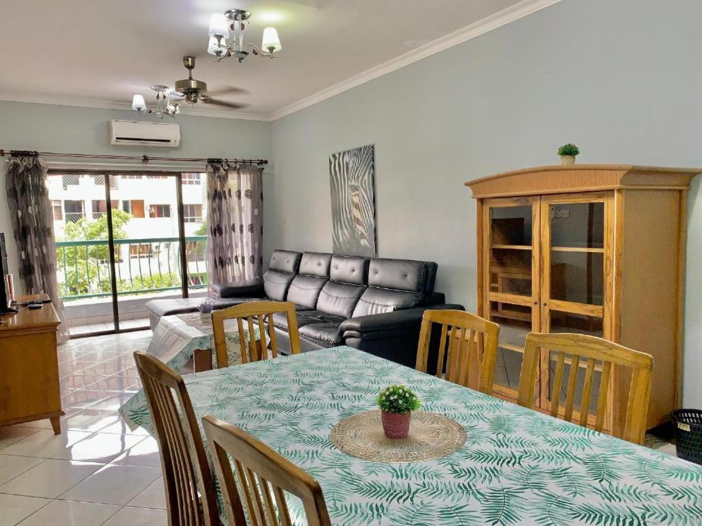 Marina Court Vacation Home 3 Bedrooms - Kota Kinabalu Exterior photo