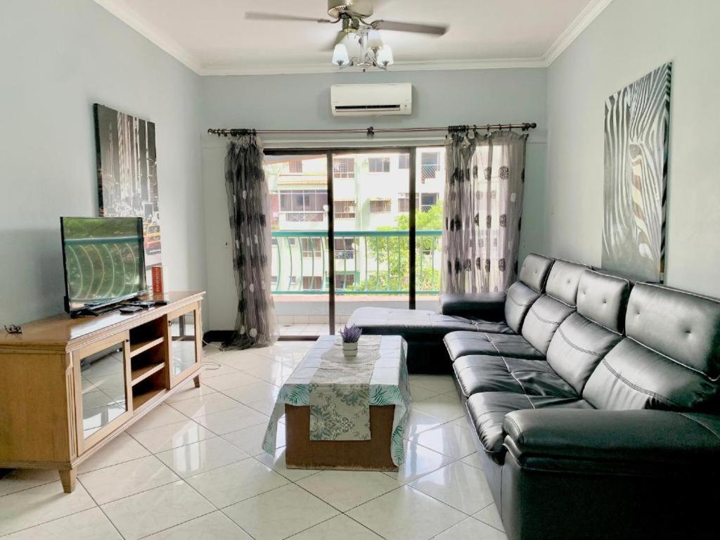 Marina Court Vacation Home 3 Bedrooms - Kota Kinabalu Exterior photo