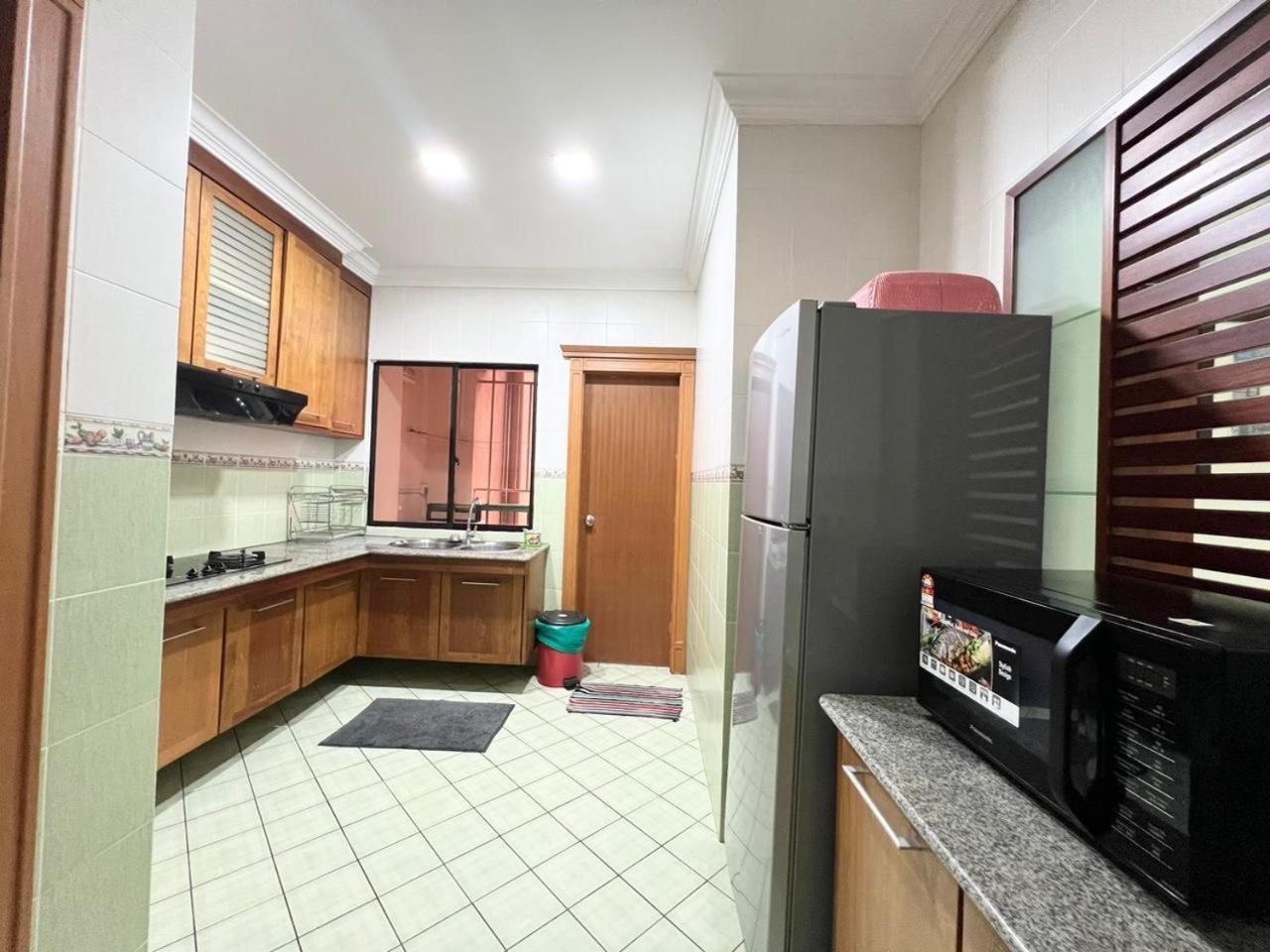 Marina Court Vacation Home 3 Bedrooms - Kota Kinabalu Exterior photo