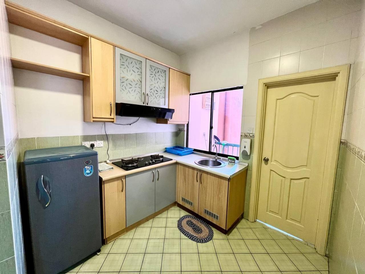 Marina Court Vacation Home 3 Bedrooms - Kota Kinabalu Exterior photo